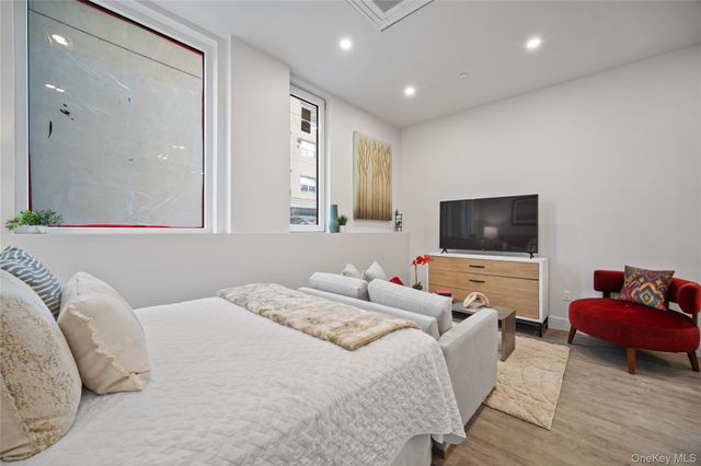 40 Westchester Place 309, New Rochelle, NY 10801