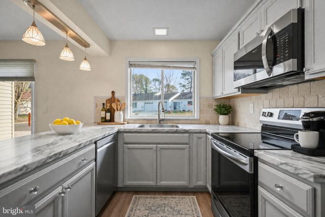 823-B LIVERPOOL CIR, Manchester Township, NJ 08759