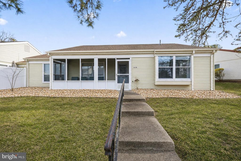 823-B LIVERPOOL CIR, Manchester Township, NJ 08759