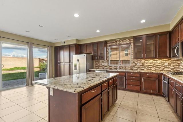 28560 Sunridge Court, Menifee, CA 92584