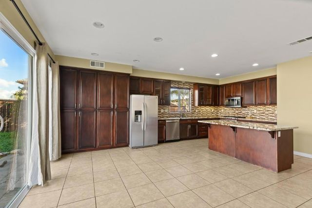 28560 Sunridge Court, Menifee, CA 92584