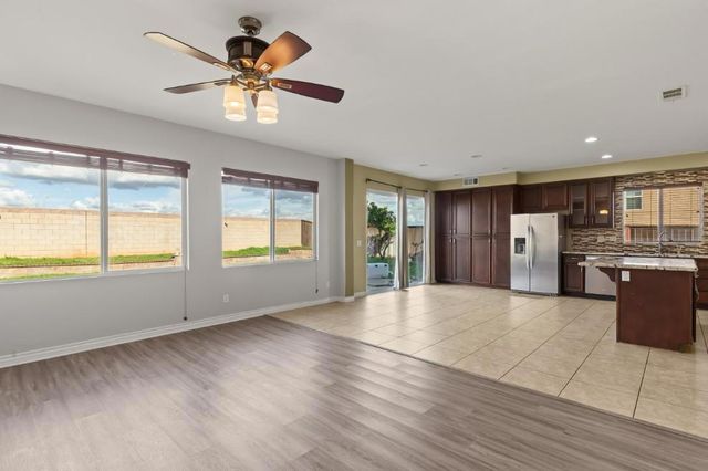 28560 Sunridge Court, Menifee, CA 92584