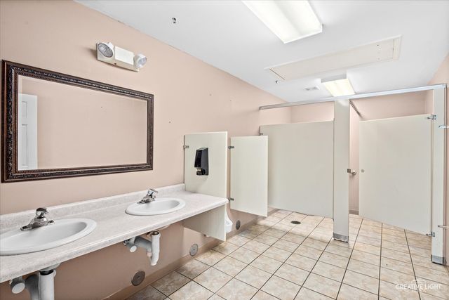 2701 W Jefferson Street, Joliet, IL 60435