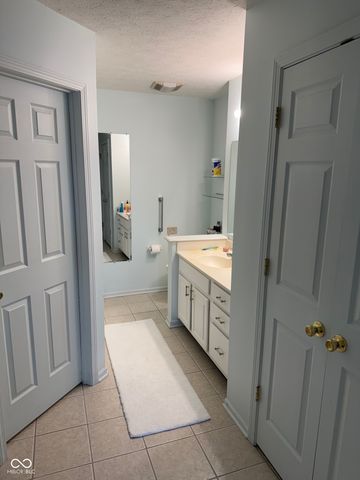 1294 Lexington Trail, Greenfield, IN 46140