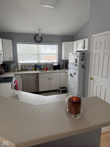 1294 Lexington Trail, Greenfield, IN 46140