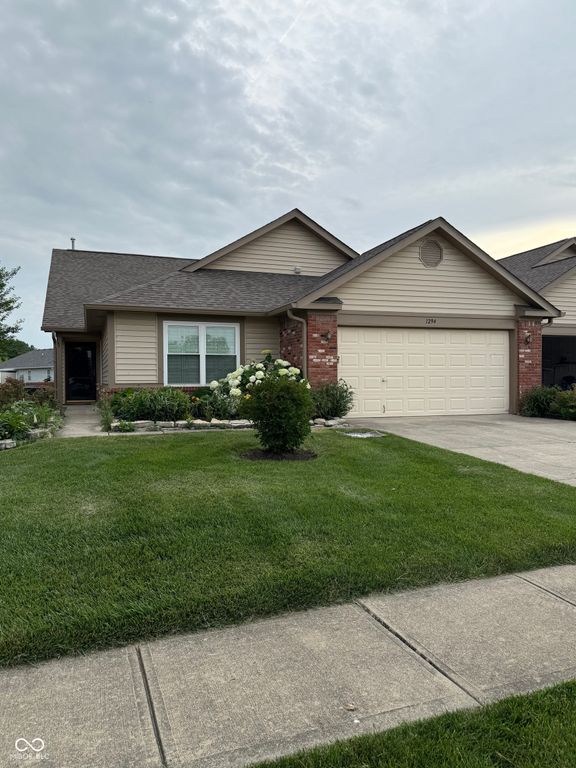 1294 Lexington Trail, Greenfield, IN 46140