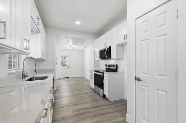 2741 Meaders Avenue, Fort Worth, TX 76112