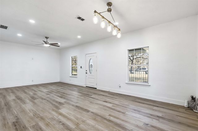 2741 Meaders Avenue, Fort Worth, TX 76112