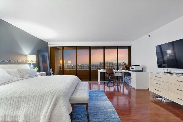 11113 Biscayne Blvd 2051, Miami, FL 33181