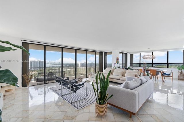 11113 Biscayne Blvd 2051, Miami, FL 33181