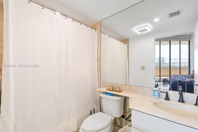 11113 Biscayne Blvd 2051, Miami, FL 33181