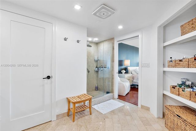 11113 Biscayne Blvd 2051, Miami, FL 33181