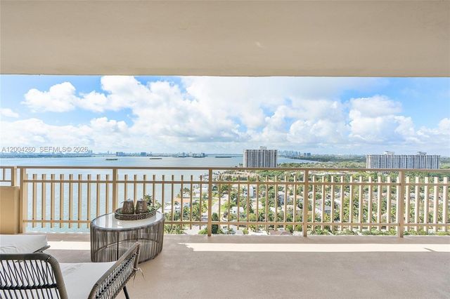 11113 Biscayne Blvd 2051, Miami, FL 33181