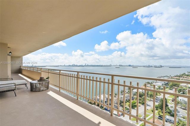 11113 Biscayne Blvd 2051, Miami, FL 33181