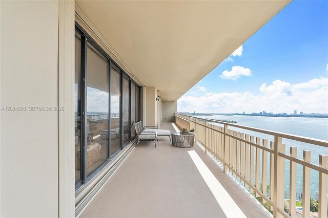 11113 Biscayne Blvd 2051, Miami, FL 33181