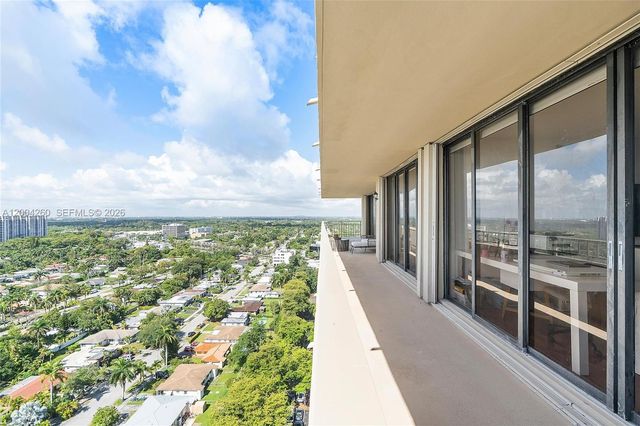 11113 Biscayne Blvd 2051, Miami, FL 33181