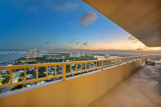 11113 Biscayne Blvd 2051, Miami, FL 33181