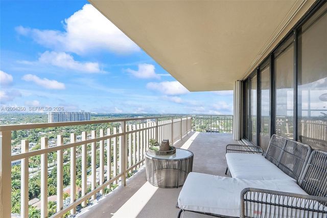 11113 Biscayne Blvd 2051, Miami, FL 33181