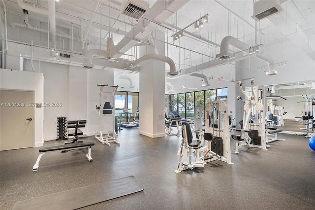 11113 Biscayne Blvd 2051, Miami, FL 33181