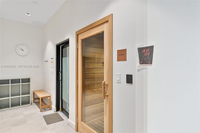 11113 Biscayne Blvd 2051, Miami, FL 33181