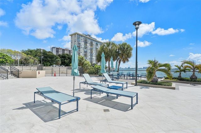 11113 Biscayne Blvd 2051, Miami, FL 33181