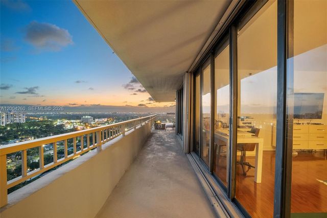 11113 Biscayne Blvd 2051, Miami, FL 33181