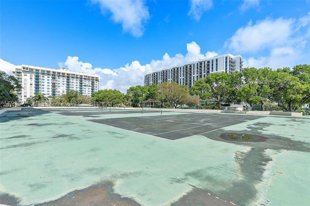 11113 Biscayne Blvd 2051, Miami, FL 33181