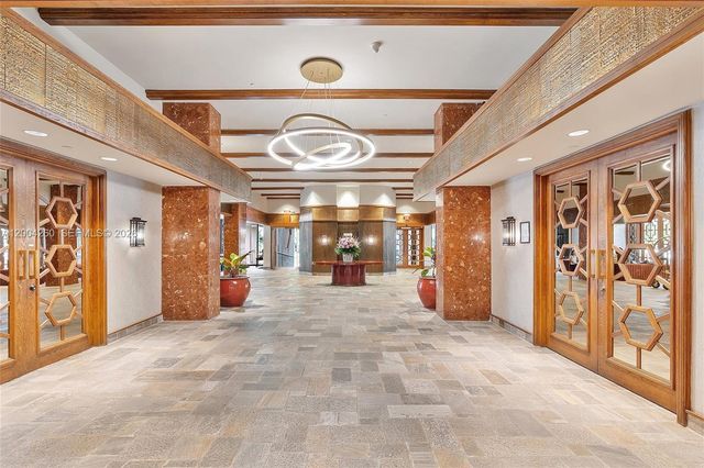 11113 Biscayne Blvd 2051, Miami, FL 33181