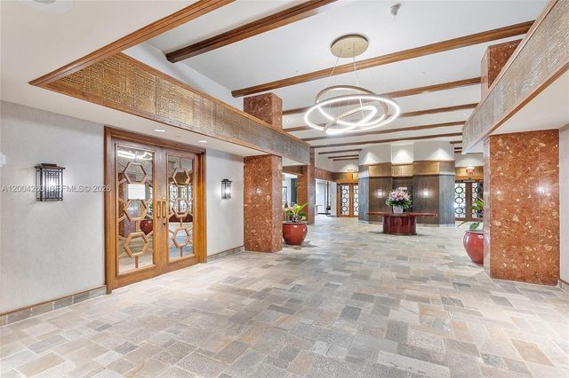 11113 Biscayne Blvd 2051, Miami, FL 33181