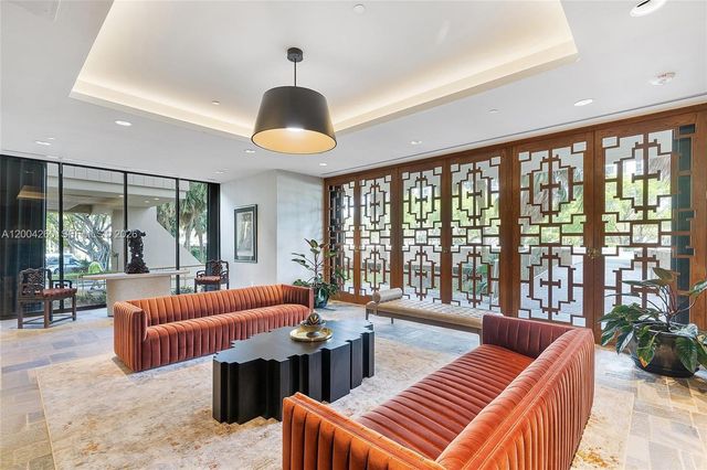 11113 Biscayne Blvd 2051, Miami, FL 33181
