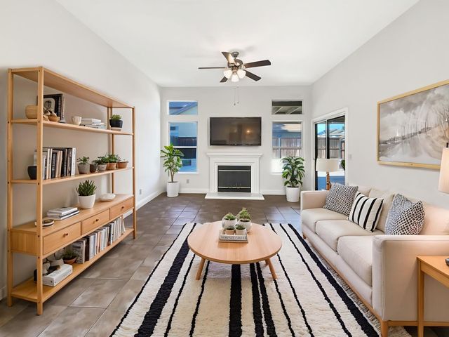 8977 Carlisle Ave, Sacramento, CA 95829