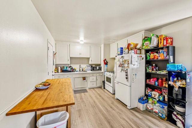 851 Greenwood Ave, West Sacramento, CA 95605