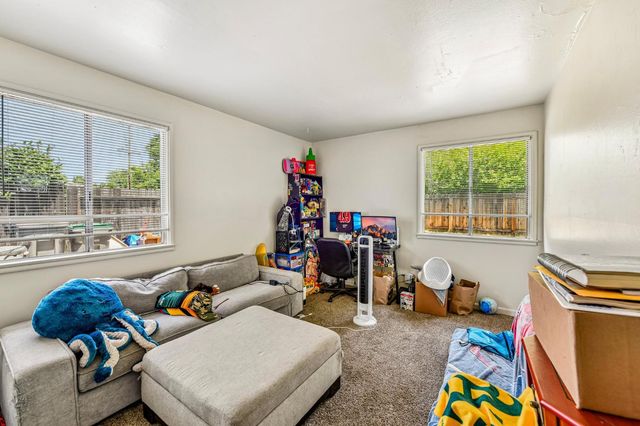 851 Greenwood Ave, West Sacramento, CA 95605