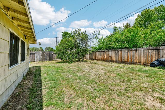851 Greenwood Ave, West Sacramento, CA 95605