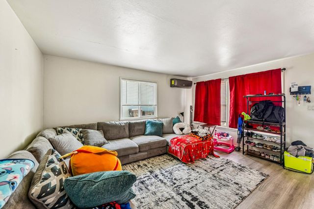 851 Greenwood Ave, West Sacramento, CA 95605