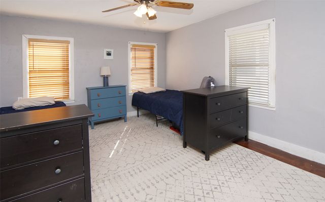 813 S Lamar Street, Weatherford, TX 76086