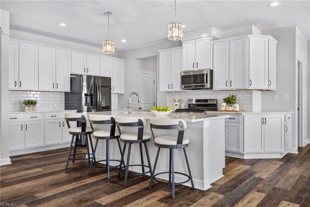 609 Shasta DR, Chesapeake, VA 23320