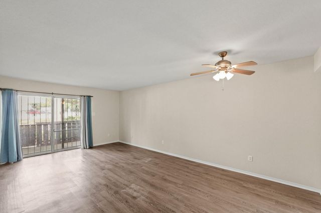 5005 Georgi Lane 73, Houston, TX 77092