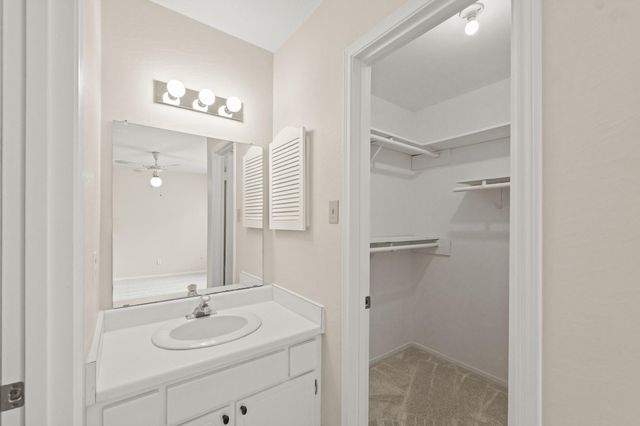 5005 Georgi Lane 73, Houston, TX 77092