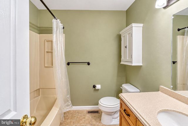 102 POPLAR CT, Collegeville, PA 19426