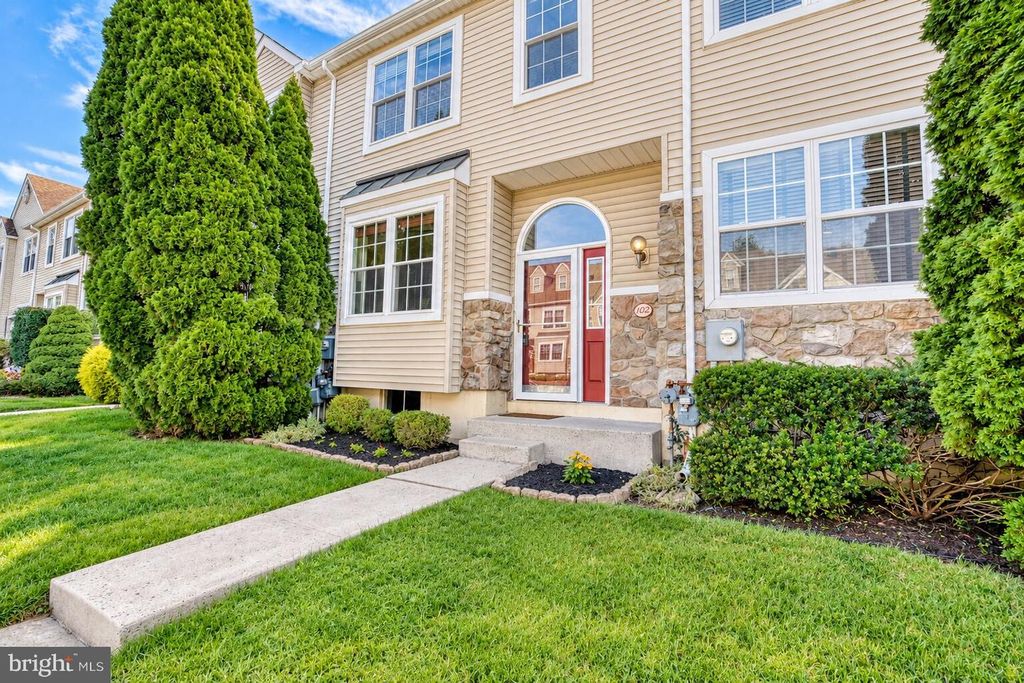 102 POPLAR CT, COLLEGEVILLE, PA 19426 — photo 2
