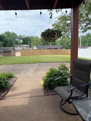 2706 Meadow Lark Lane, Evansville, IN 47720