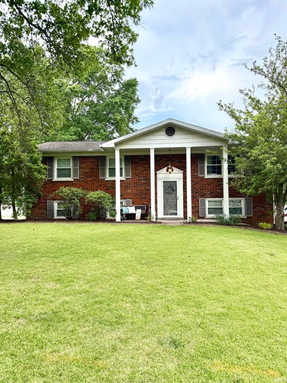 2706 Meadow Lark Lane, Evansville, IN 47720