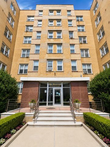 121-16 Ocean 3B, Rockaway Park, NY 11694