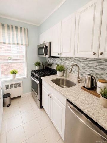 121-16 Ocean 3B, Rockaway Park, NY 11694