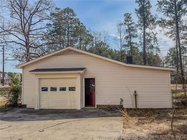 575 Veterans Road, St Pauls, NC 28384