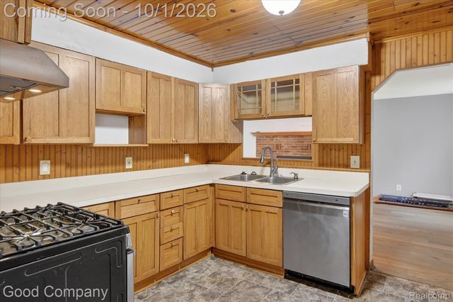 4176 Kingston Street, Dearborn Heights, MI 48125