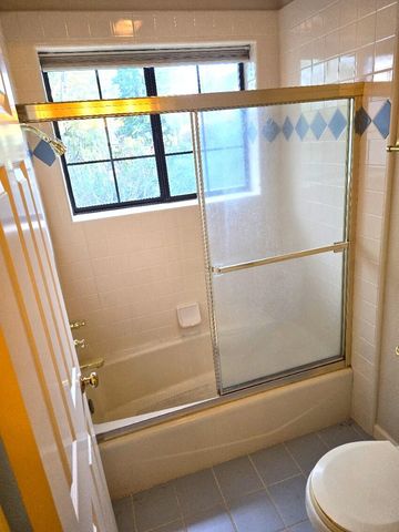 531 Aurora Place, Redding, CA 96001