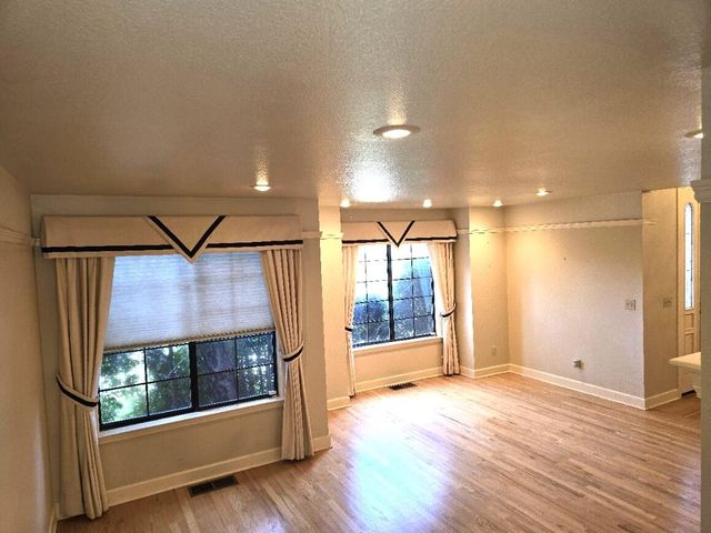 531 Aurora Place, Redding, CA 96001