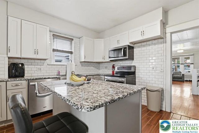 1041 Emaus Avenue, Allentown City, PA 18103